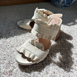 Free People Cream Ruffle Sandals sz EU 39